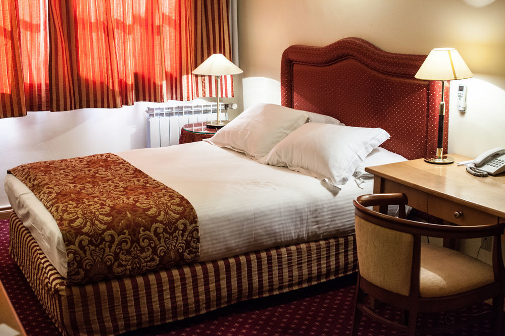 Chagala Atyrau Hotel المظهر الخارجي الصورة