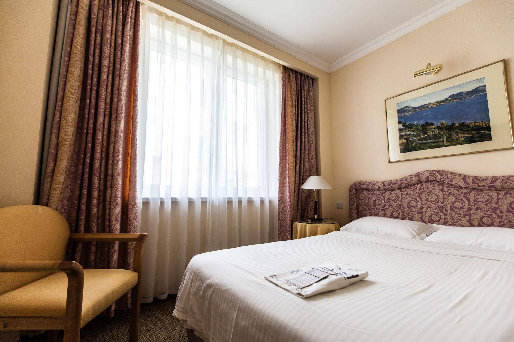 Chagala Atyrau Hotel المظهر الخارجي الصورة